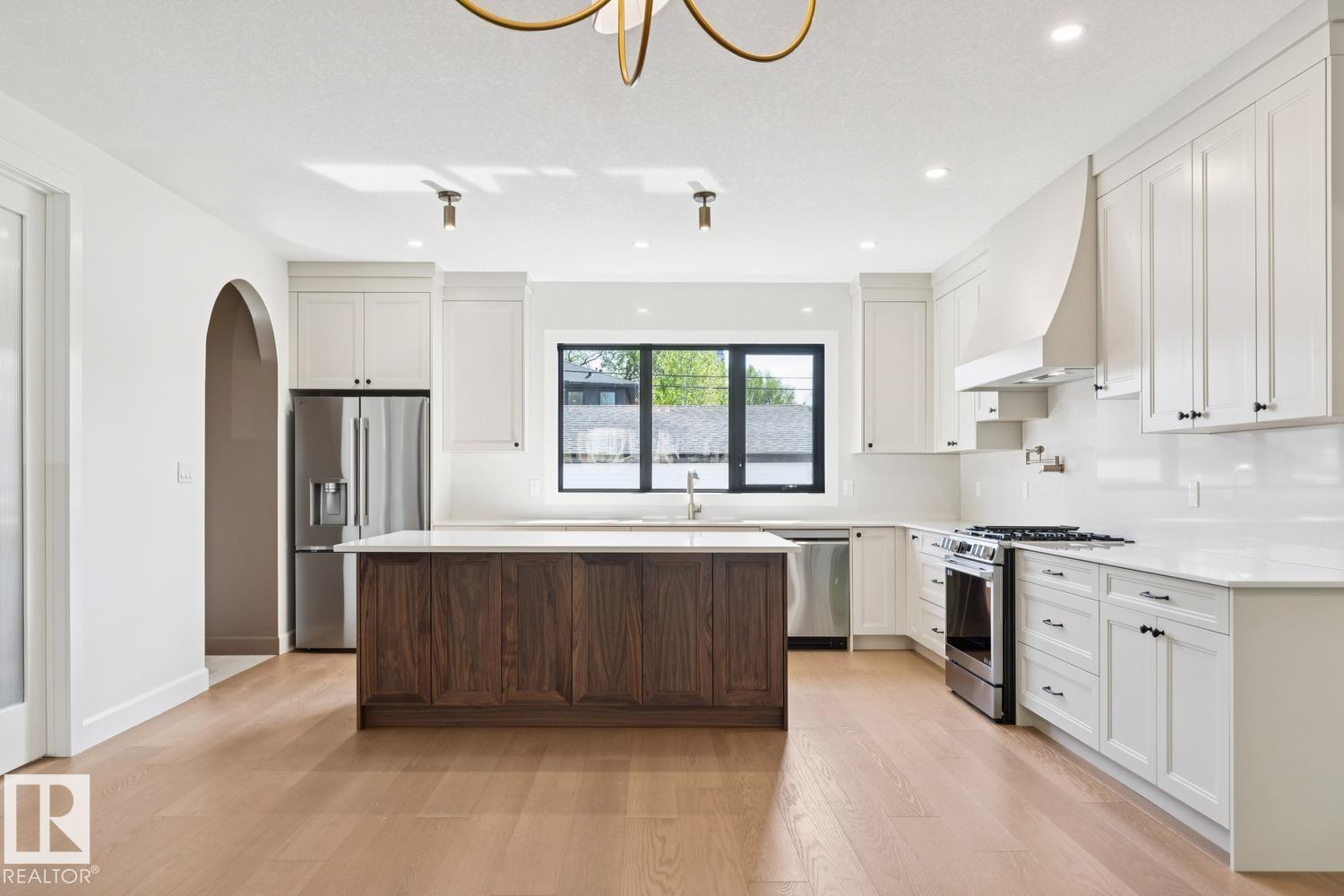 9023 90 ST NW - 17