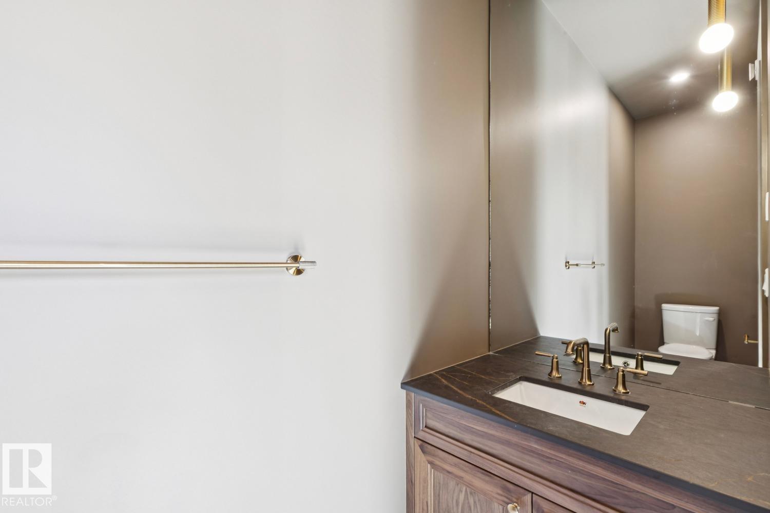 9023 90 ST NW - 25