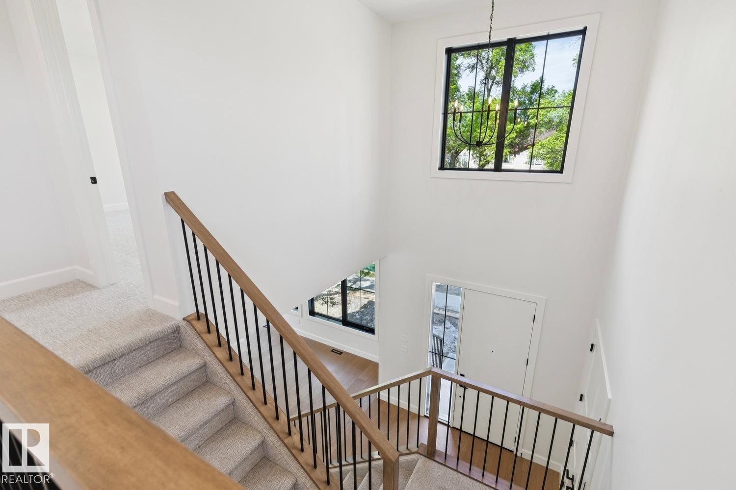 9023 90 ST NW - 32