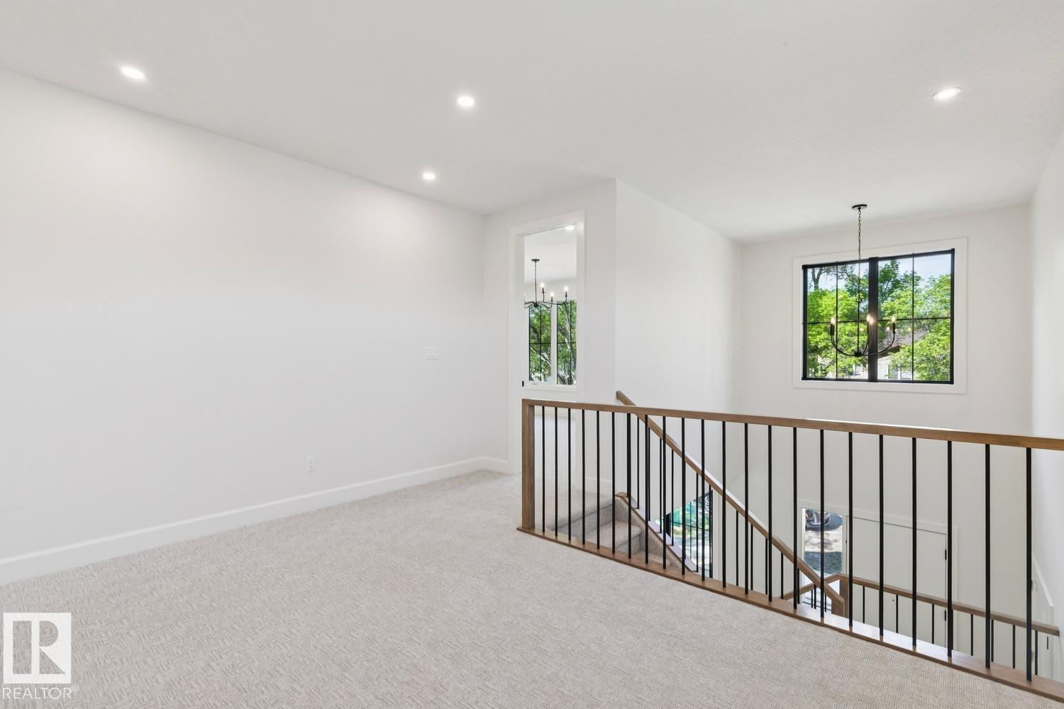 9023 90 ST NW - 33