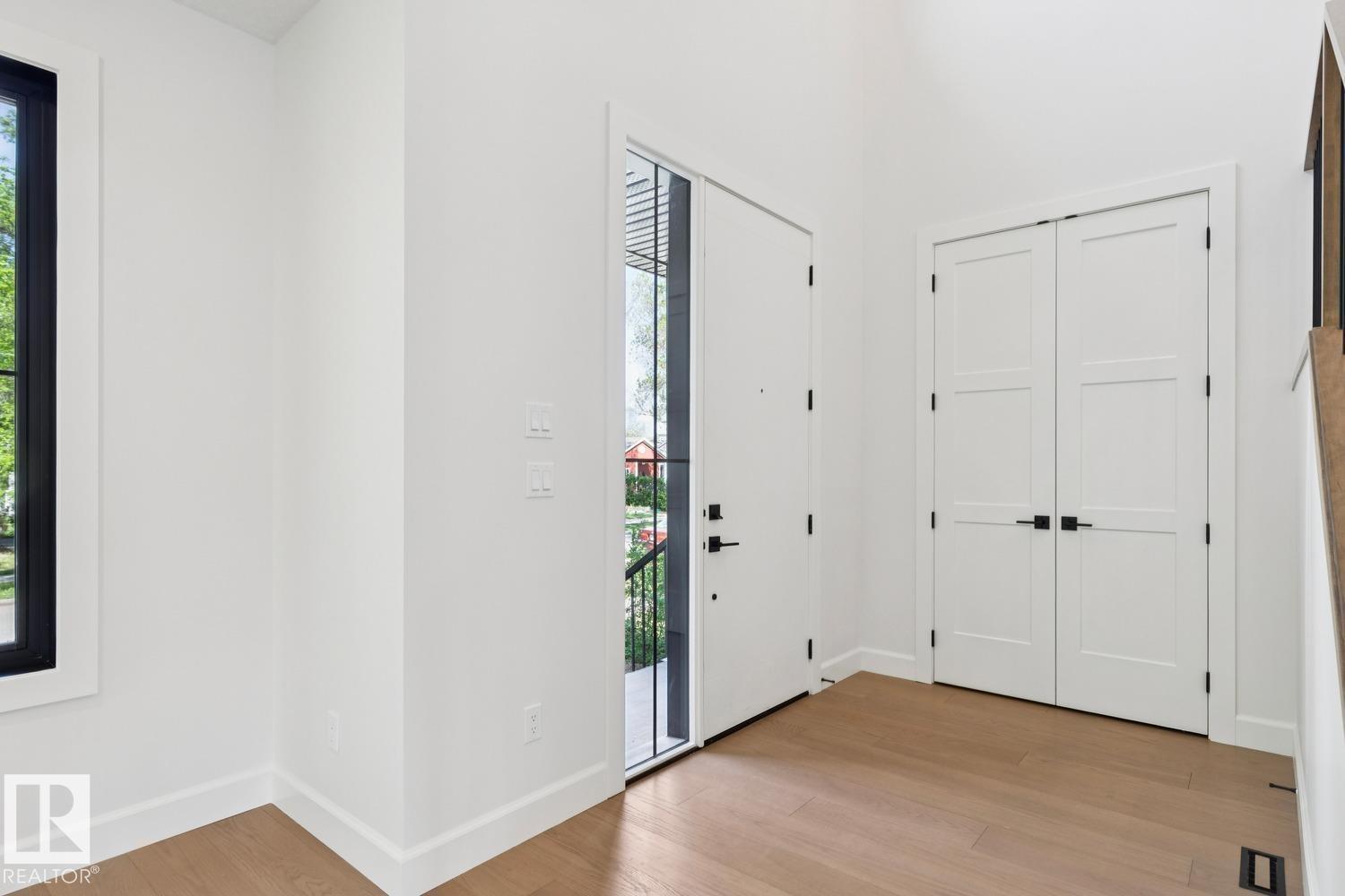 9023 90 ST NW - 4