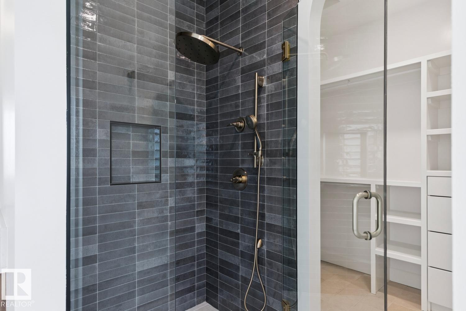 9023 90 ST NW - 42