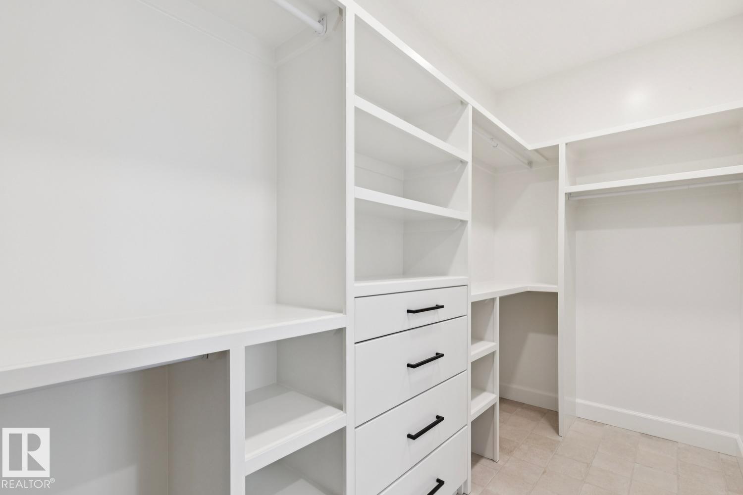 9023 90 ST NW - 43