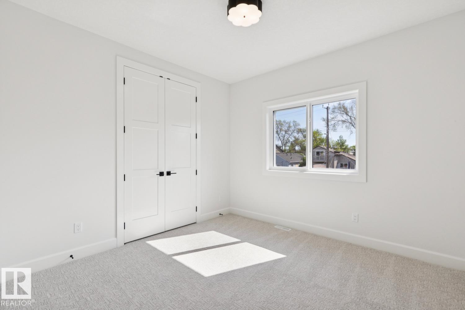 9023 90 ST NW - 45