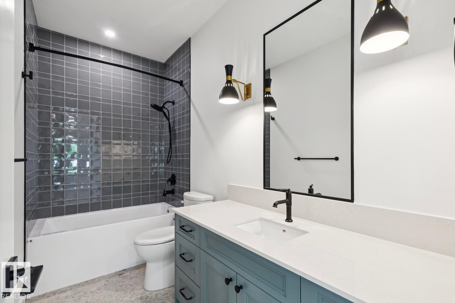 9023 90 ST NW - 47