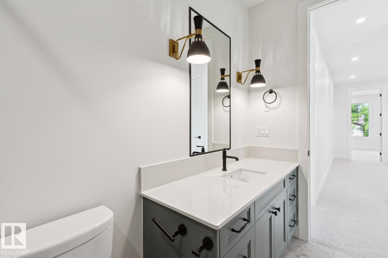 9023 90 ST NW - 48