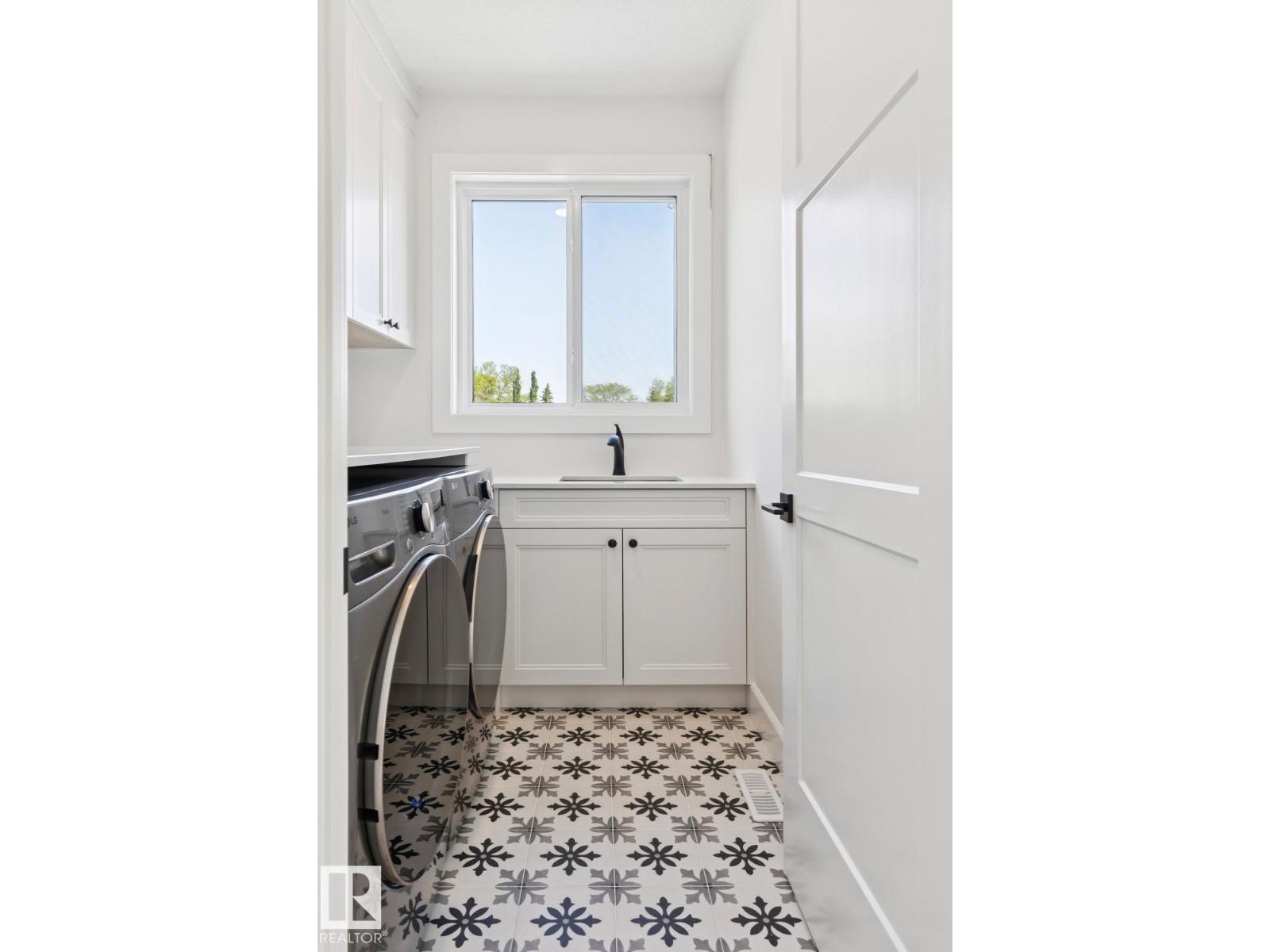 9023 90 ST NW - 49