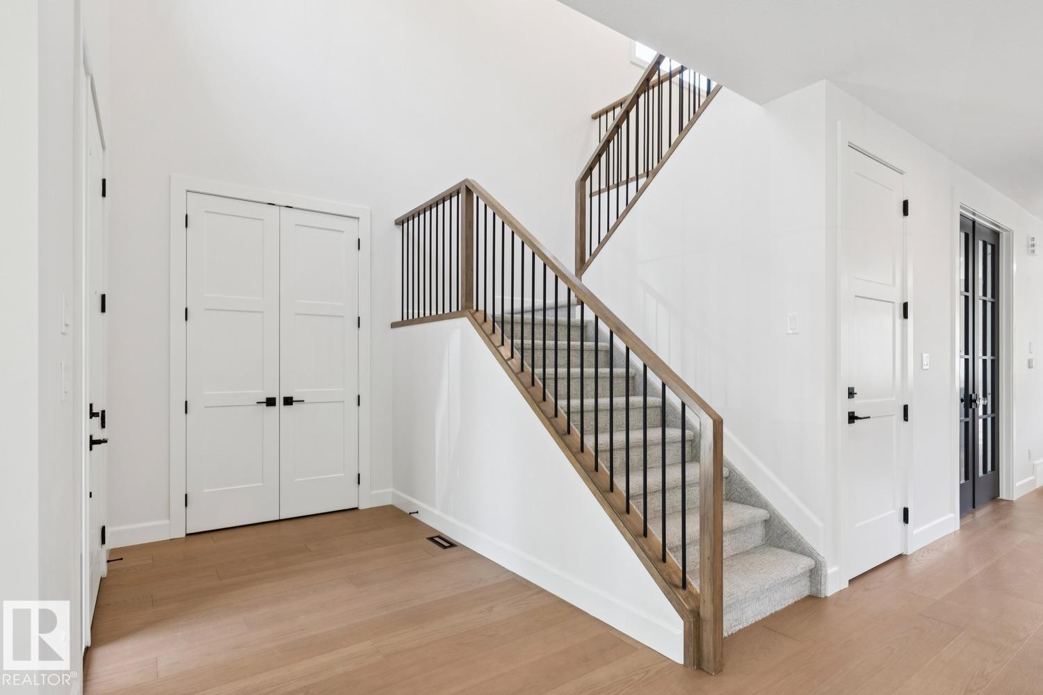 9023 90 ST NW - 5