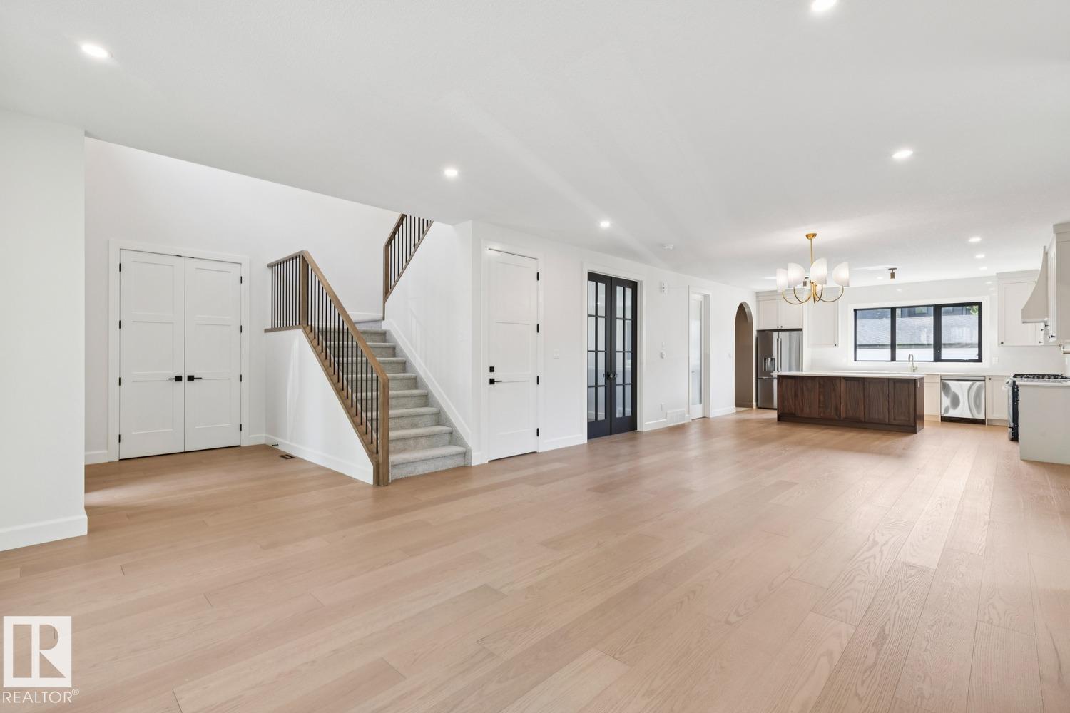 9023 90 ST NW - 7