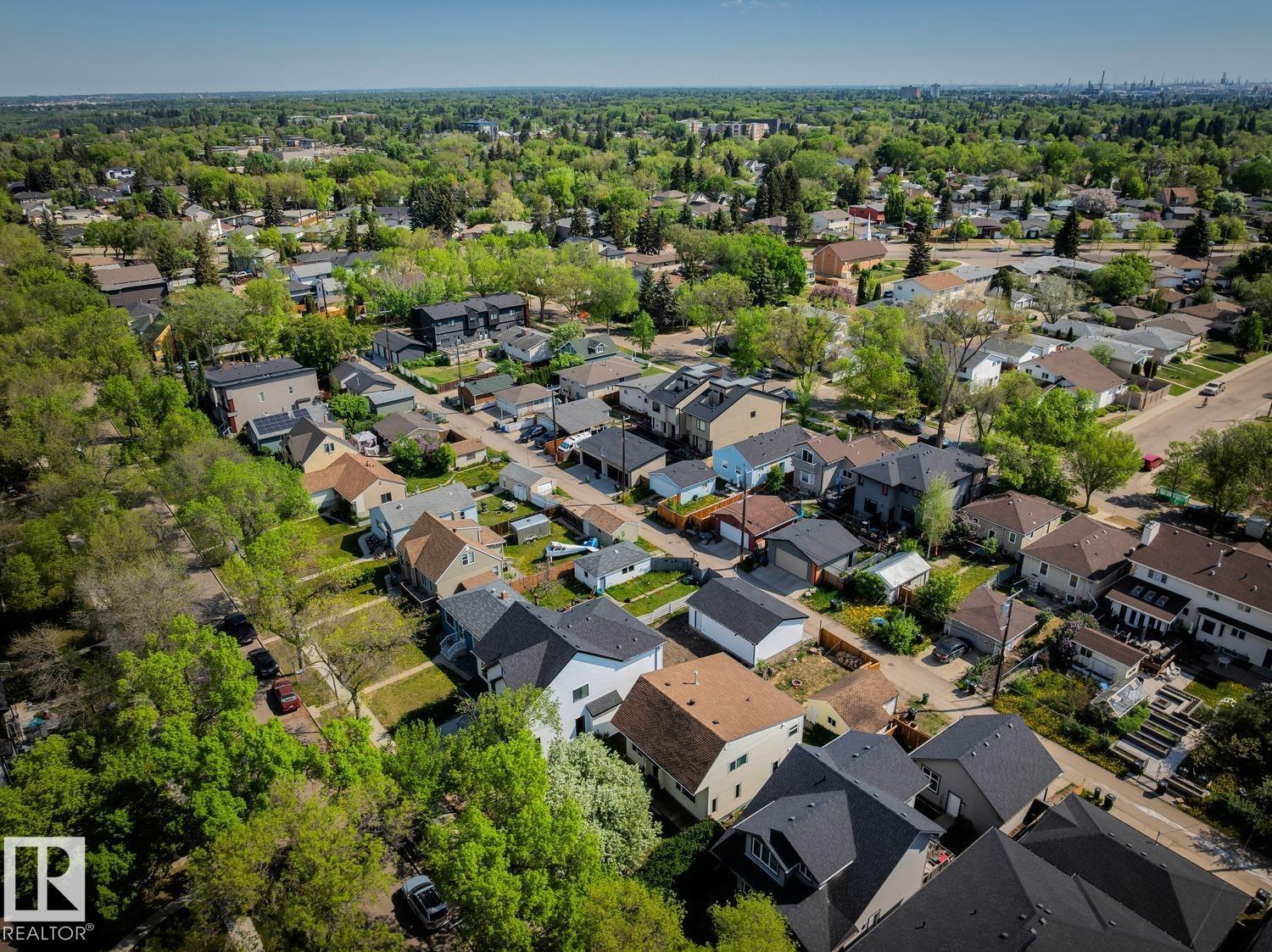 9023 90 ST NW - 72