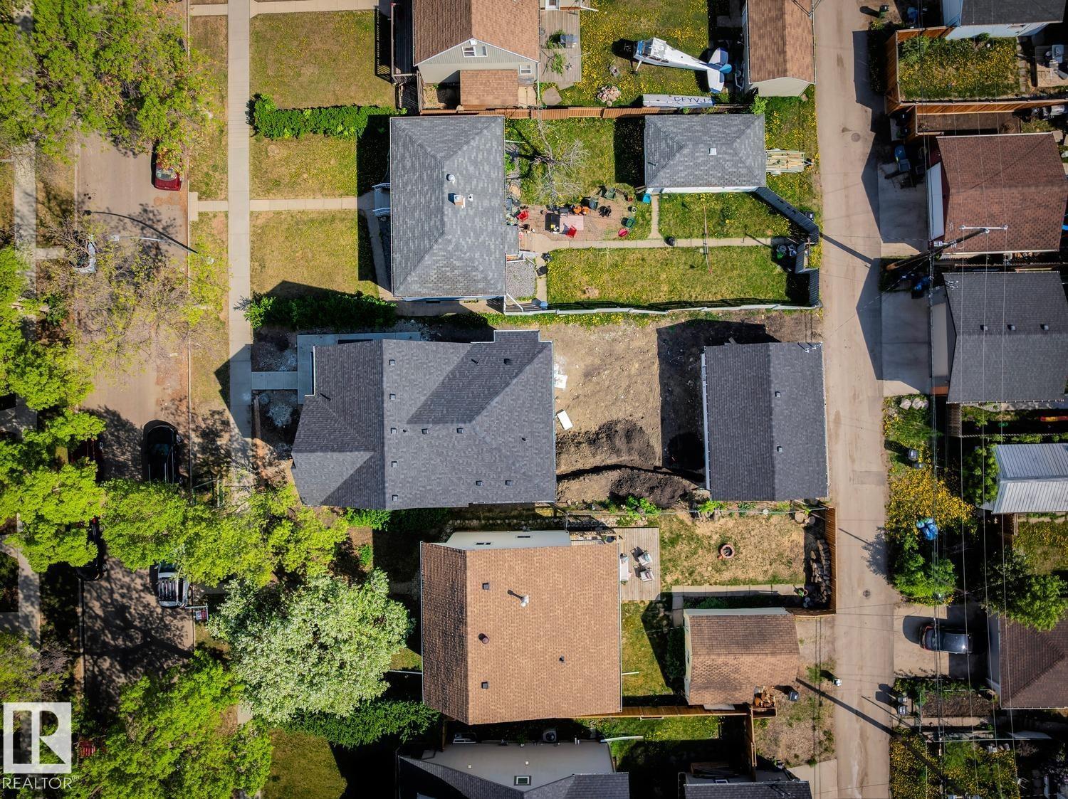 9023 90 ST NW - 73