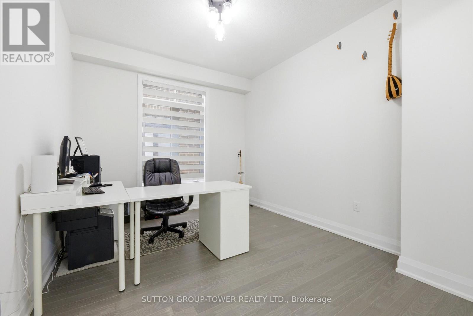 194 FERRAGINE CRESCENT - 10