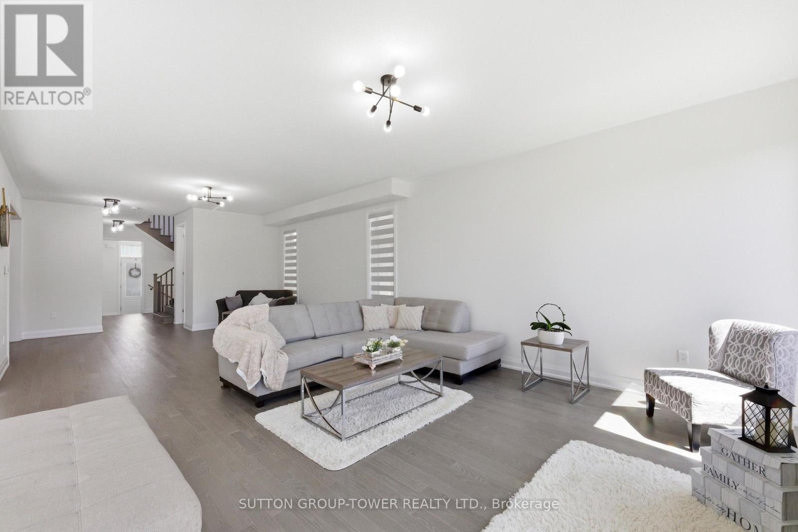 194 FERRAGINE CRESCENT - 13