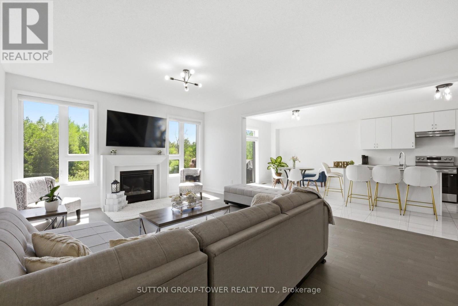 194 FERRAGINE CRESCENT - 15