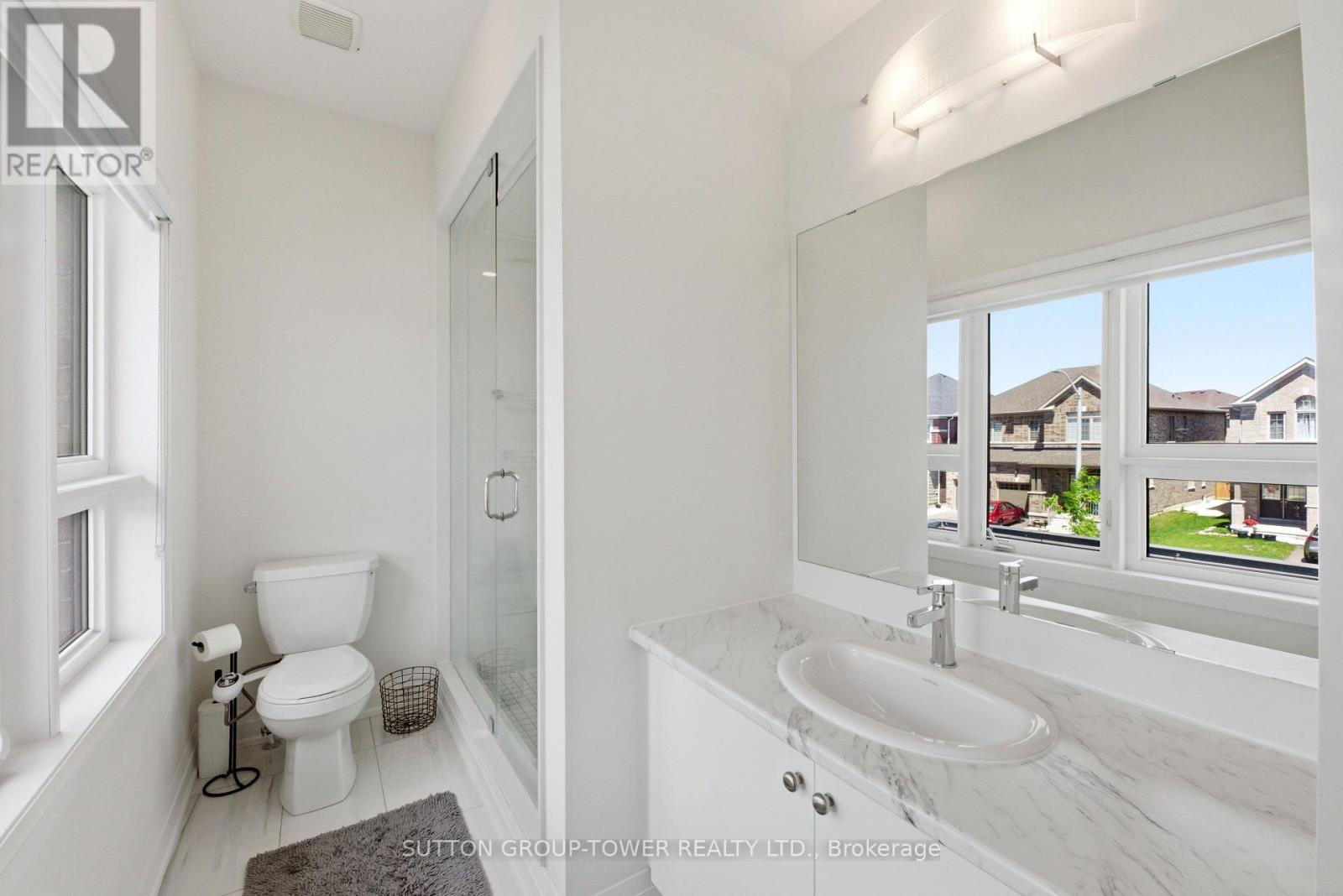 194 FERRAGINE CRESCENT - 25