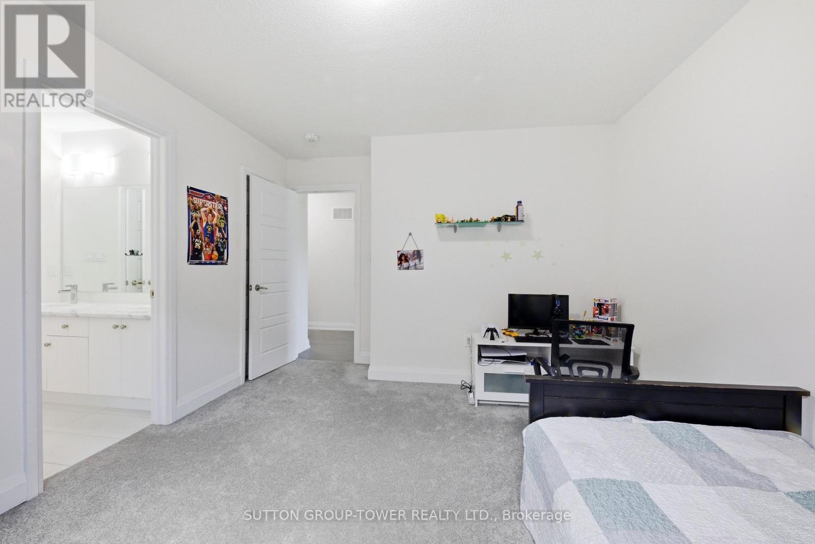 194 FERRAGINE CRESCENT - 31