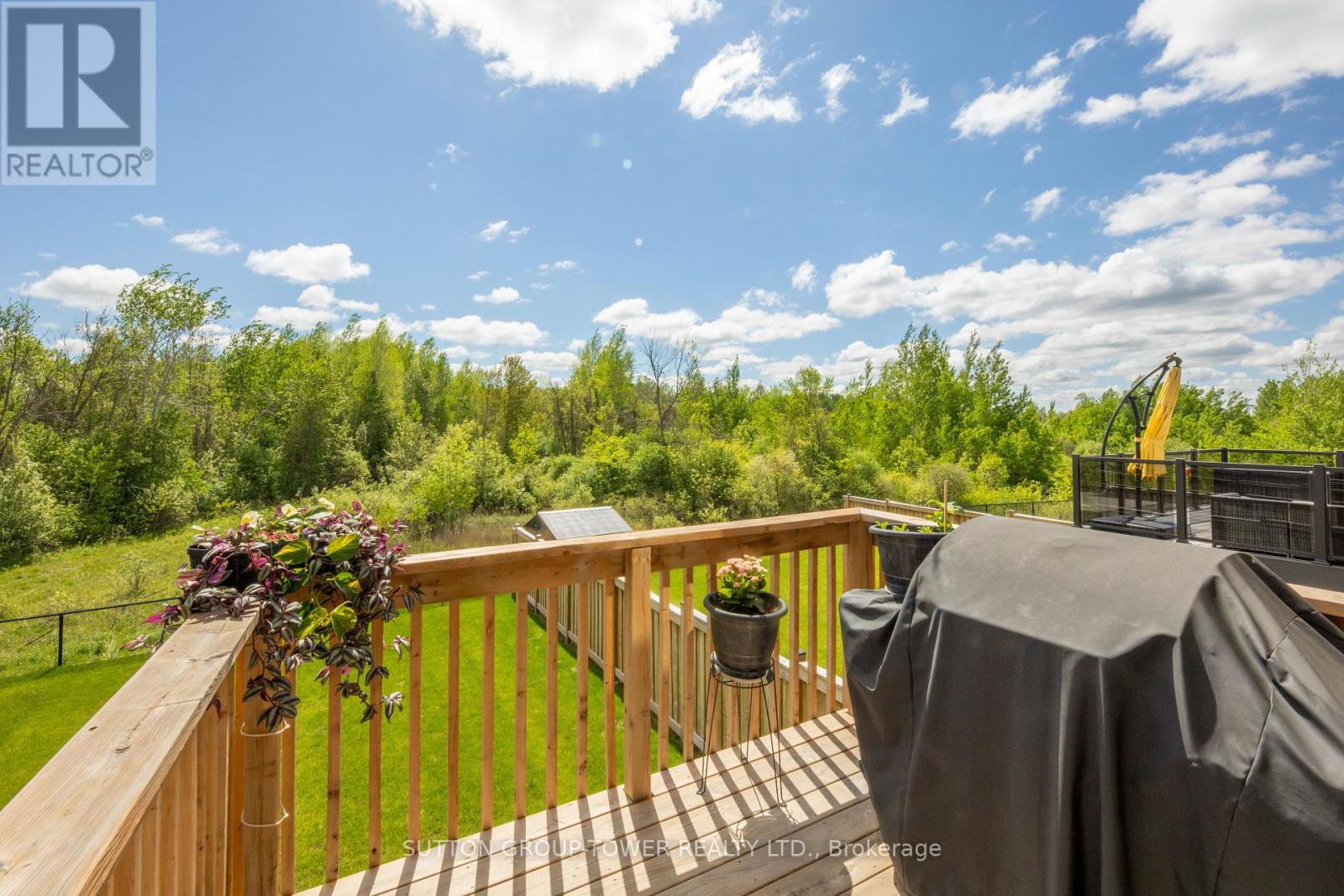 194 FERRAGINE CRESCENT - 40