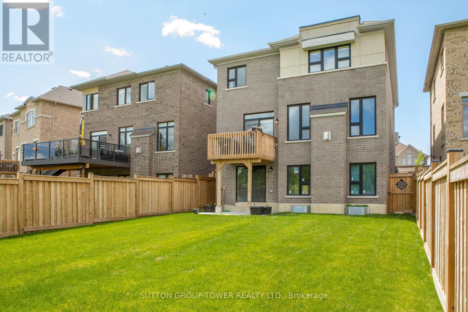 194 FERRAGINE CRESCENT - 43