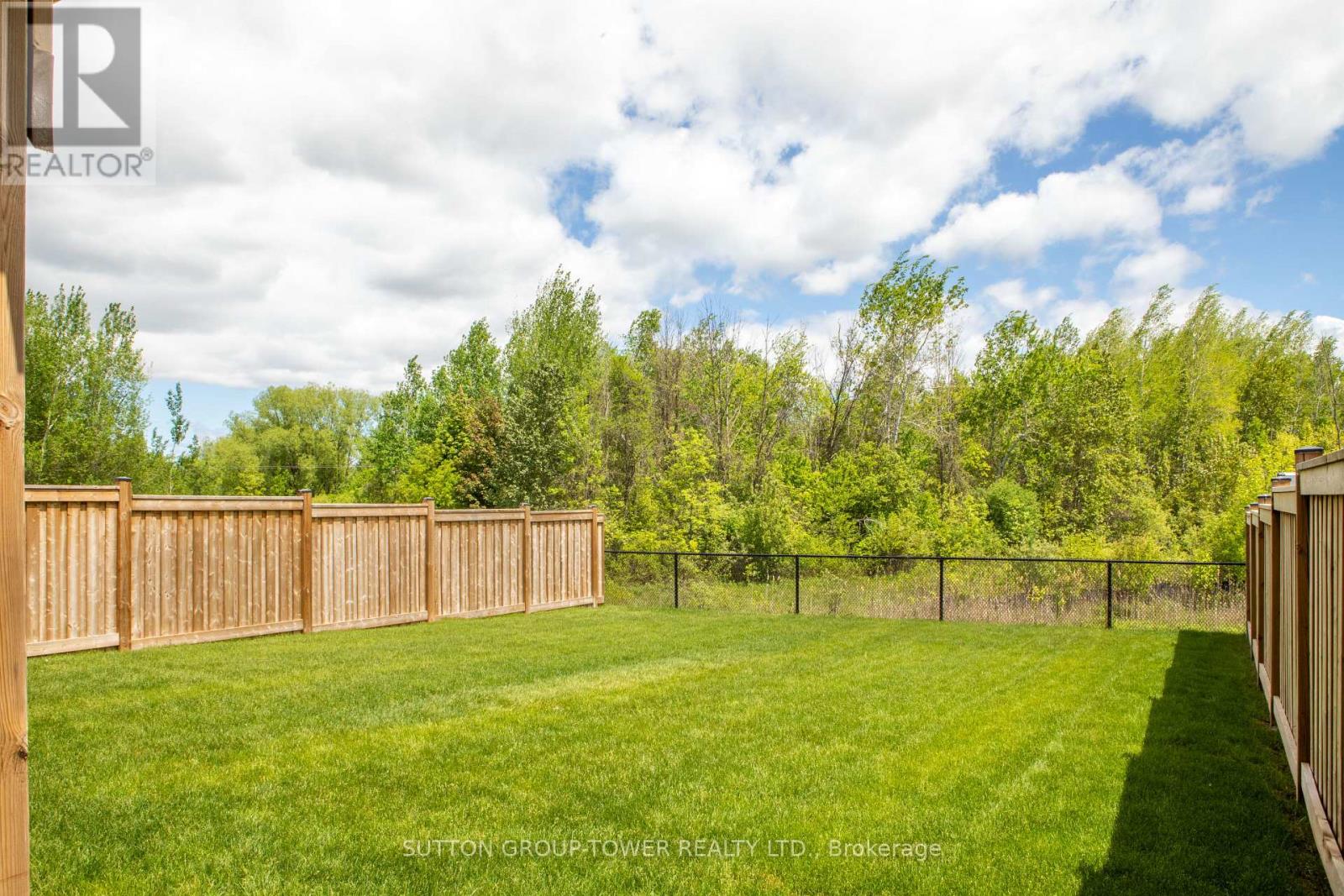 194 FERRAGINE CRESCENT - 45