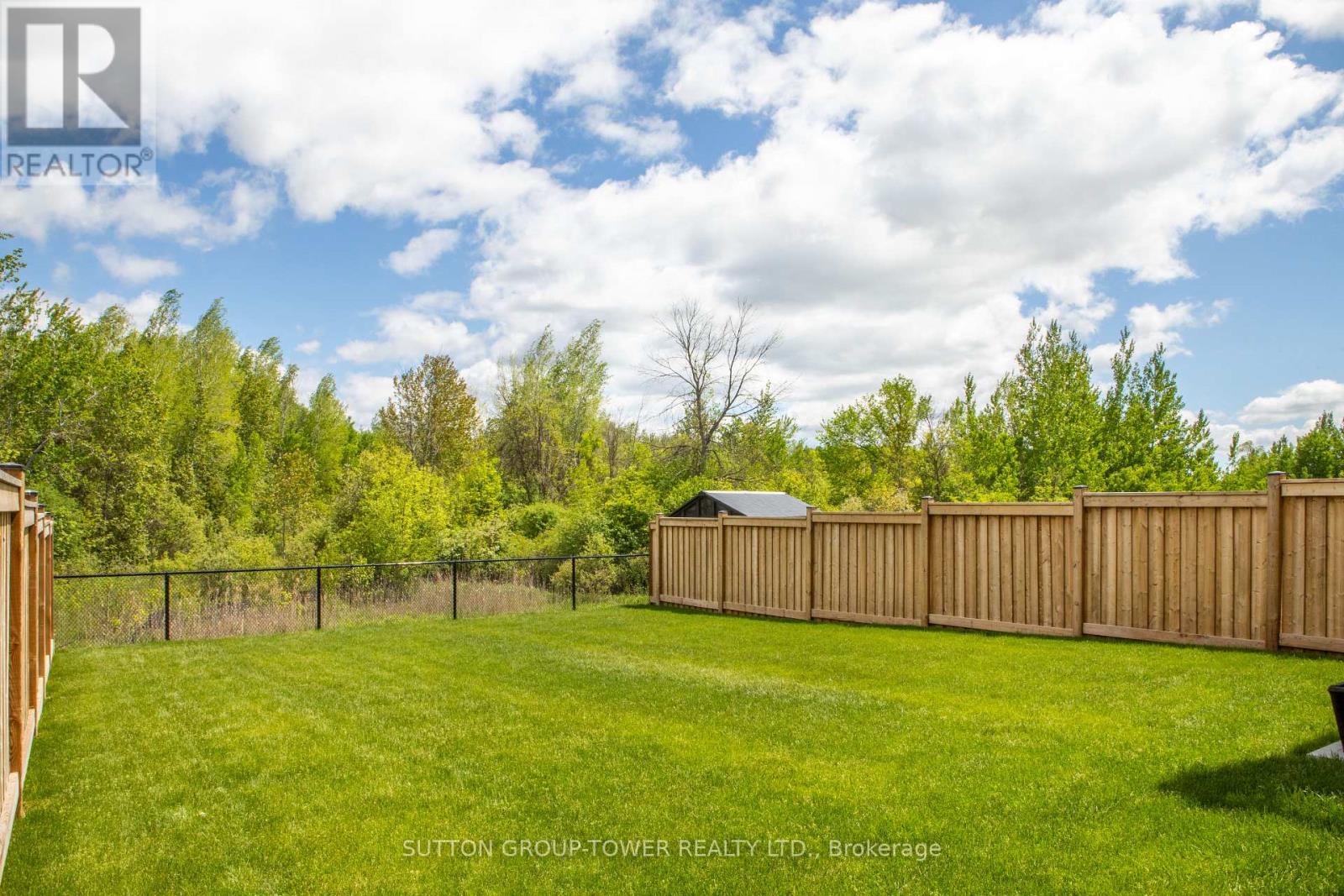 194 FERRAGINE CRESCENT - 46