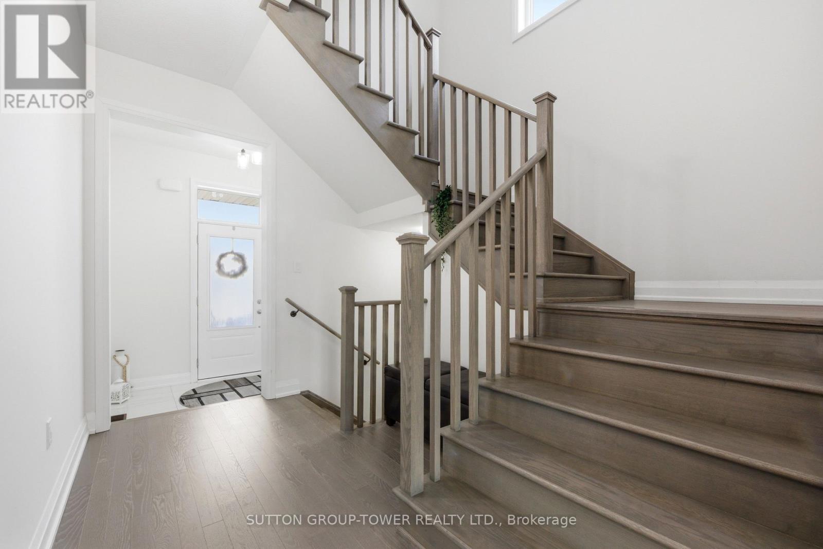 194 FERRAGINE CRESCENT - 8