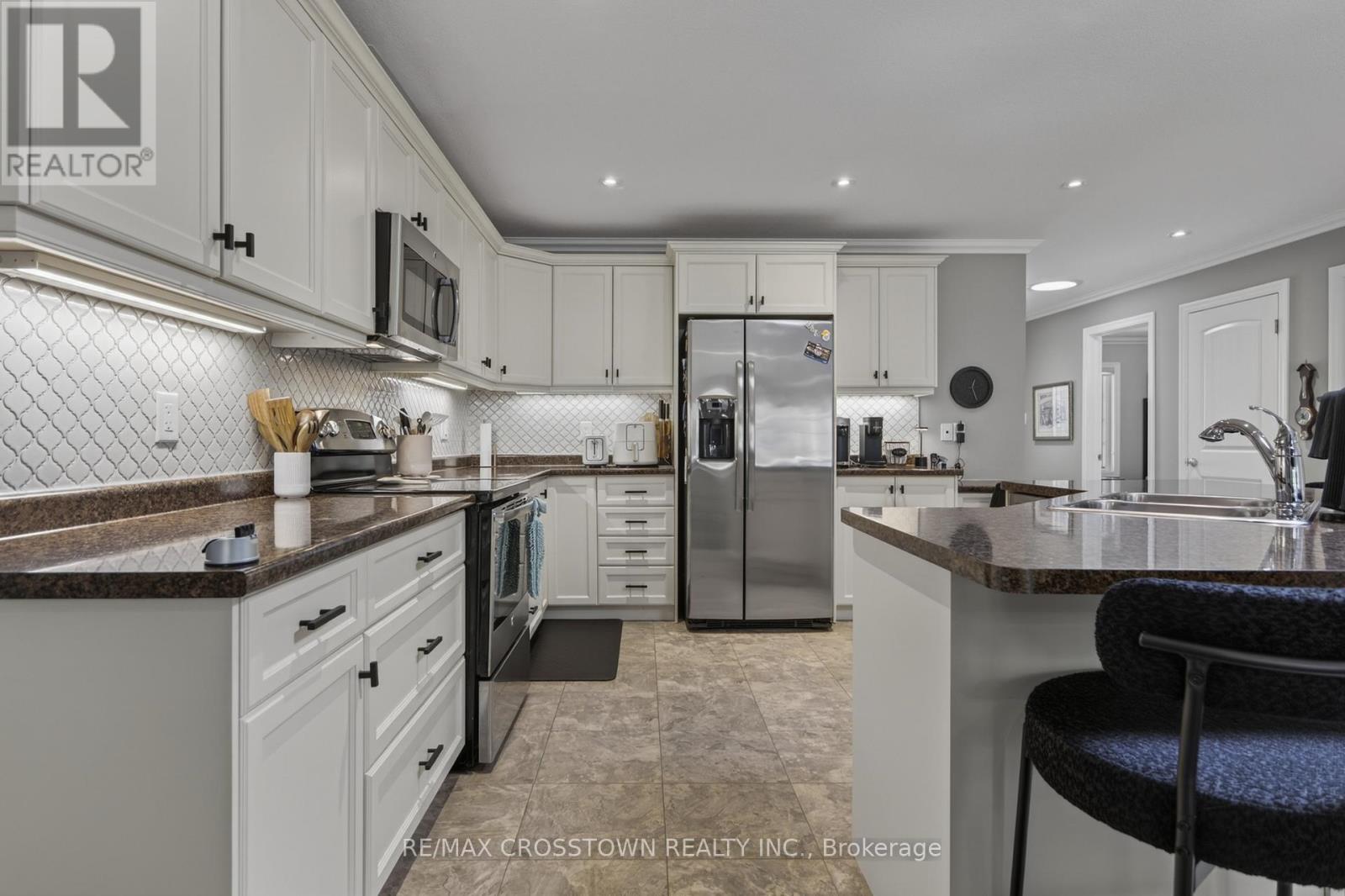 8 NEW YORK AVENUE - 17