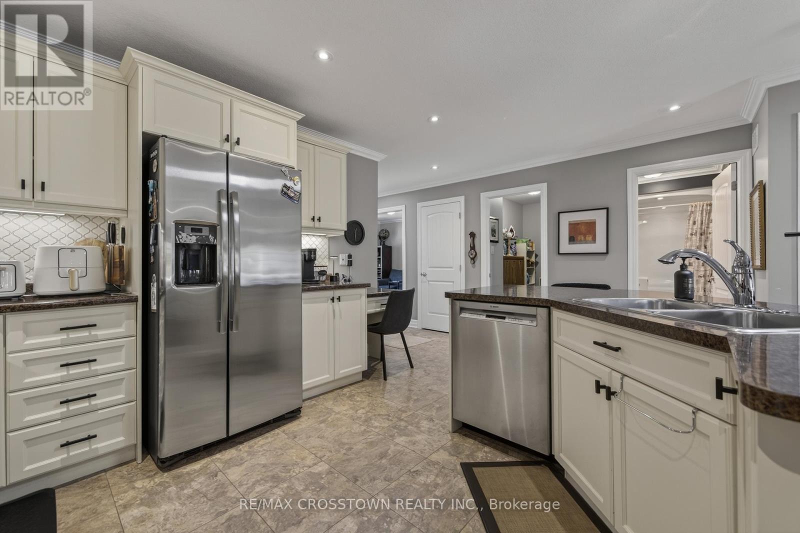 8 NEW YORK AVENUE - 21