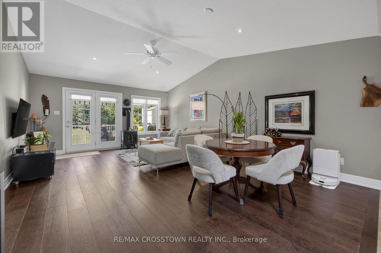 8 NEW YORK AVENUE - 23