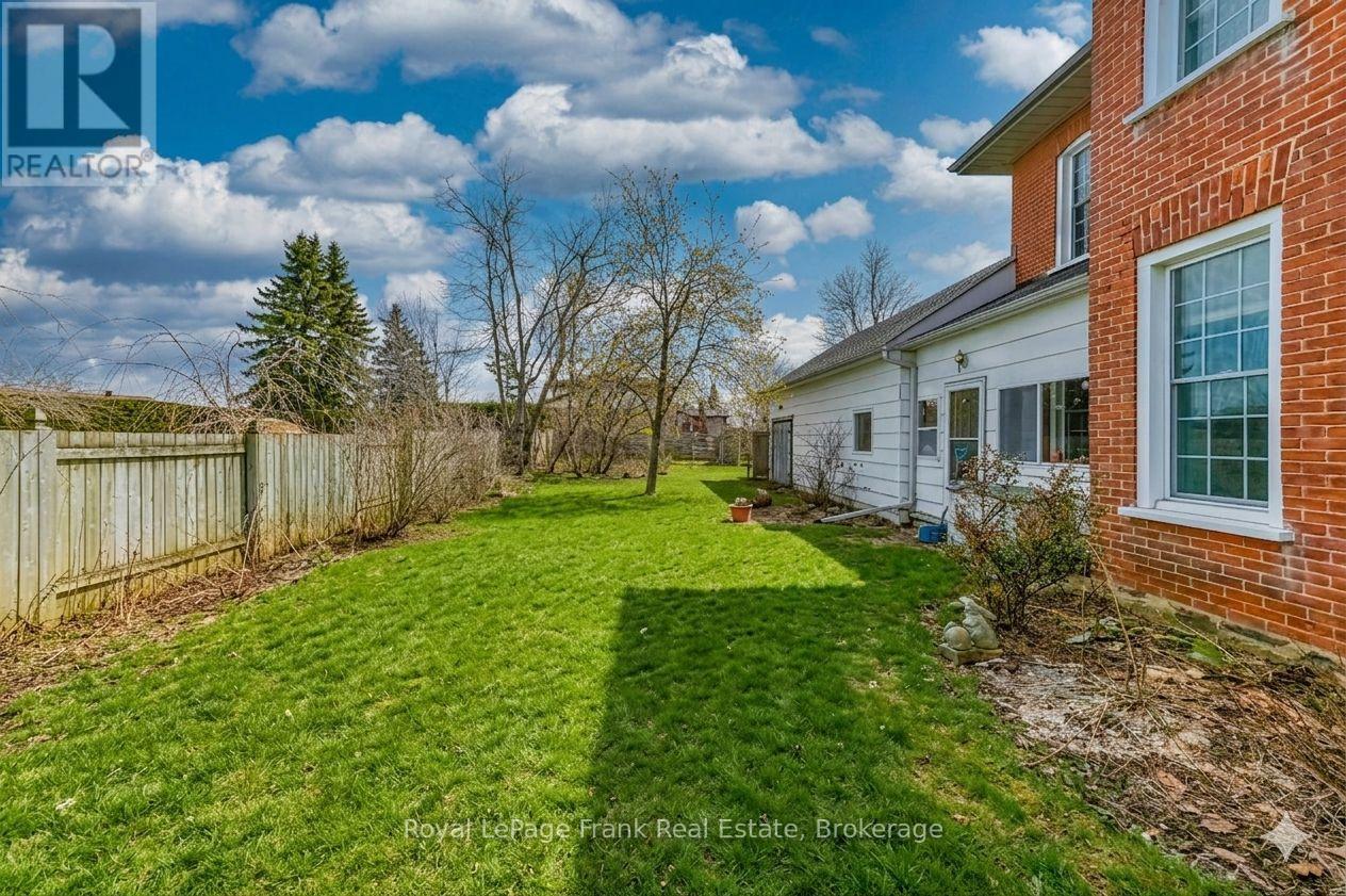 865 PARKHILL ROAD W - 38