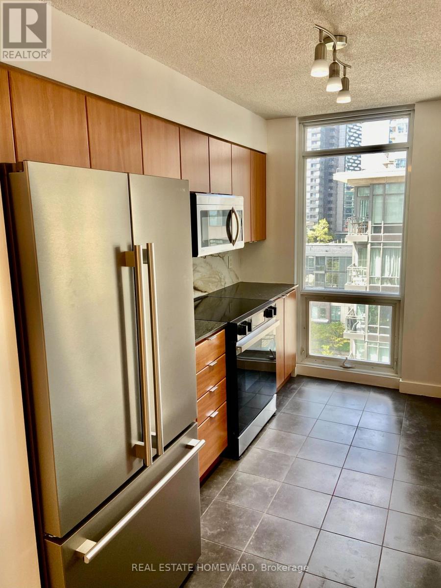 #906 11 BRUNEL COURT - 11
