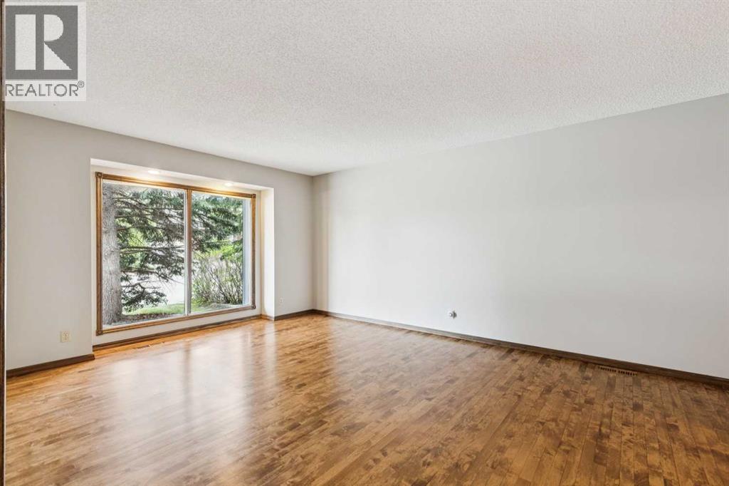 124 Edgehill Close NW - 5