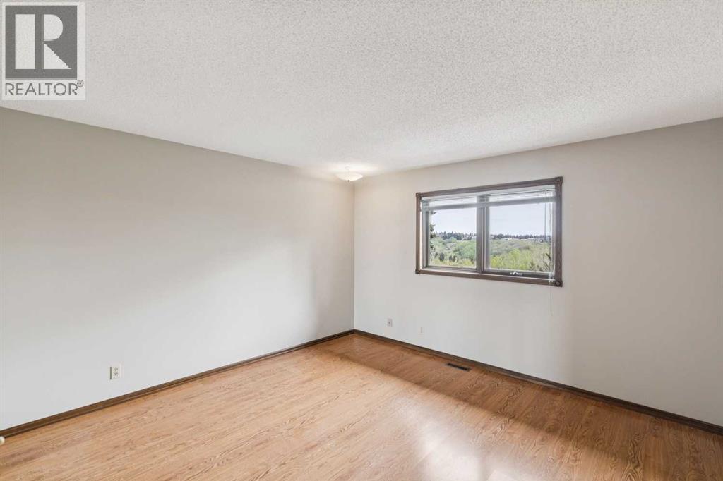 124 Edgehill Close NW - 29