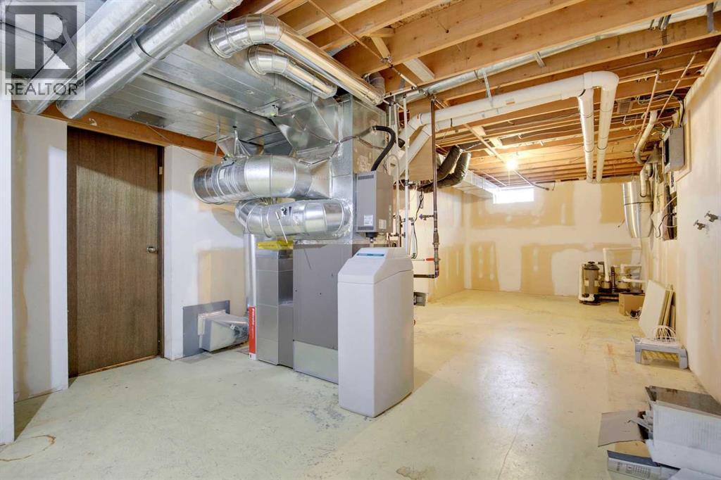 124 Edgehill Close NW - 40