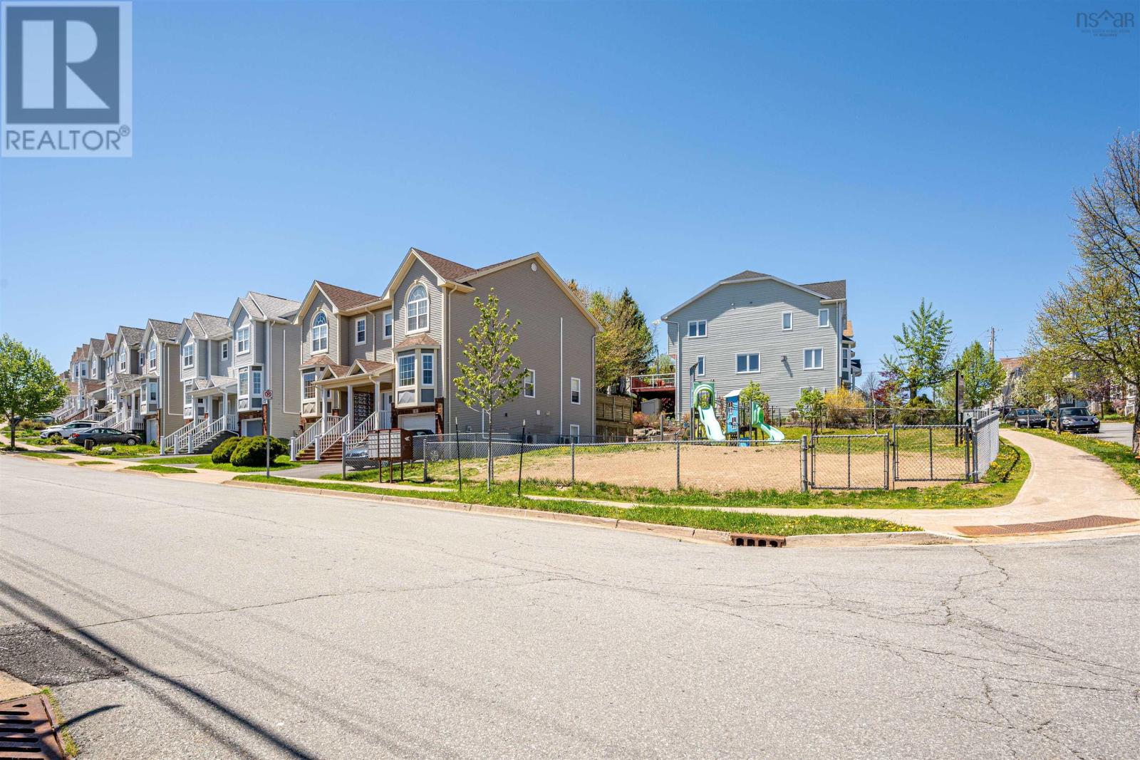 Property 23 of 49 of 17 Outrigger Crescent