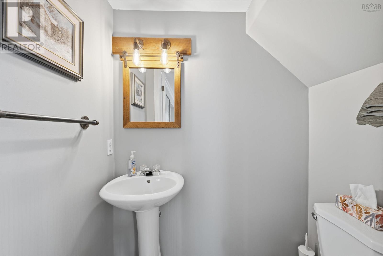 Property 33 of 49 of 17 Outrigger Crescent