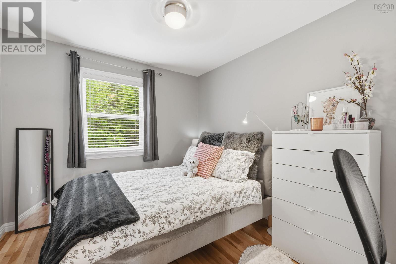 Property 21 of 49 of 17 Outrigger Crescent