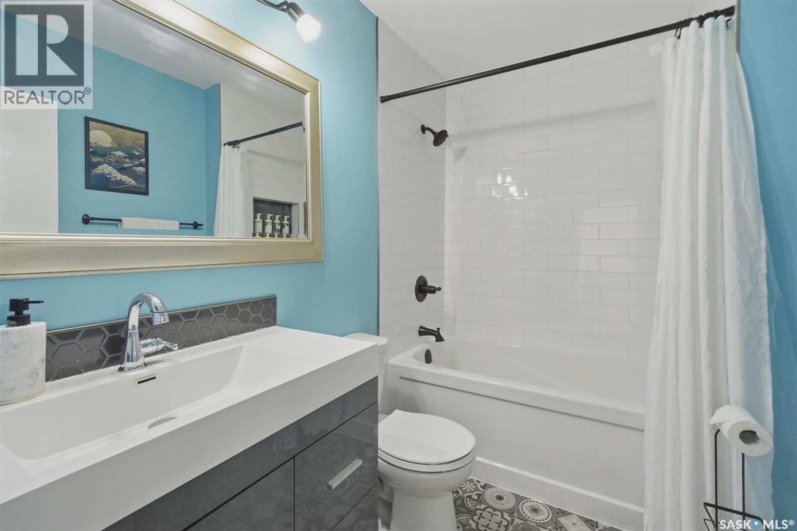 403 Willow STREET E - 16