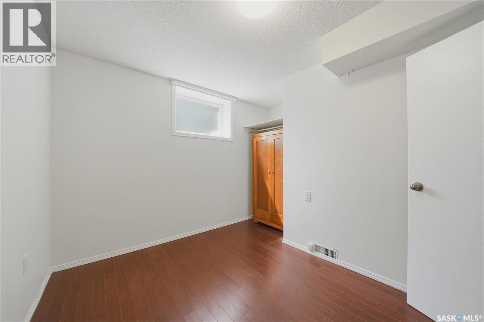 403 Willow STREET E - 32