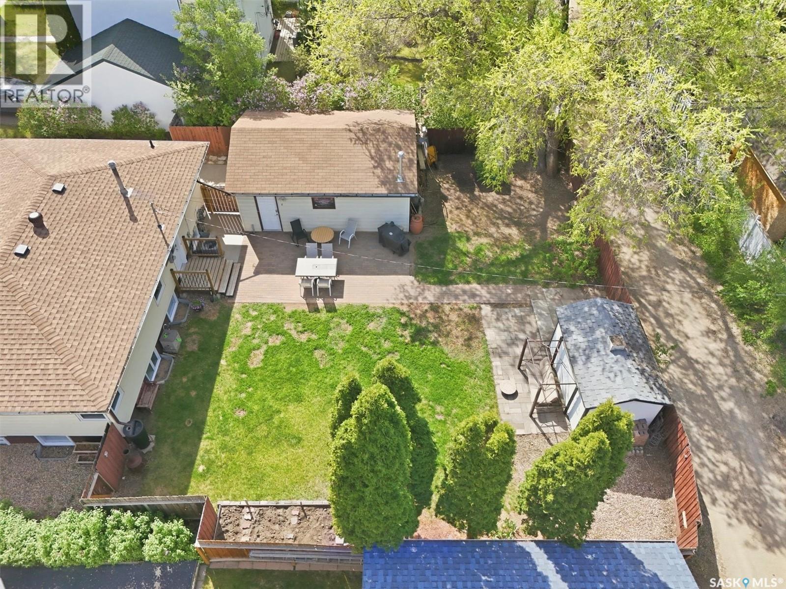 403 Willow STREET E - 39