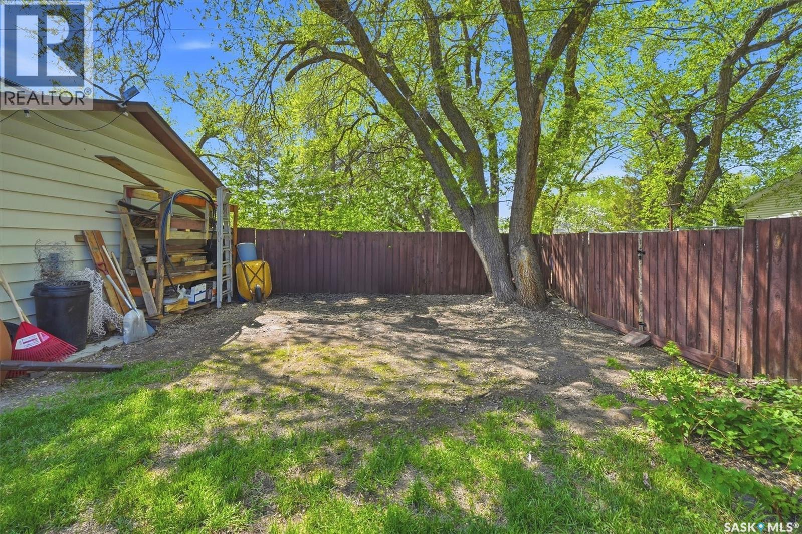 403 Willow STREET E - 45