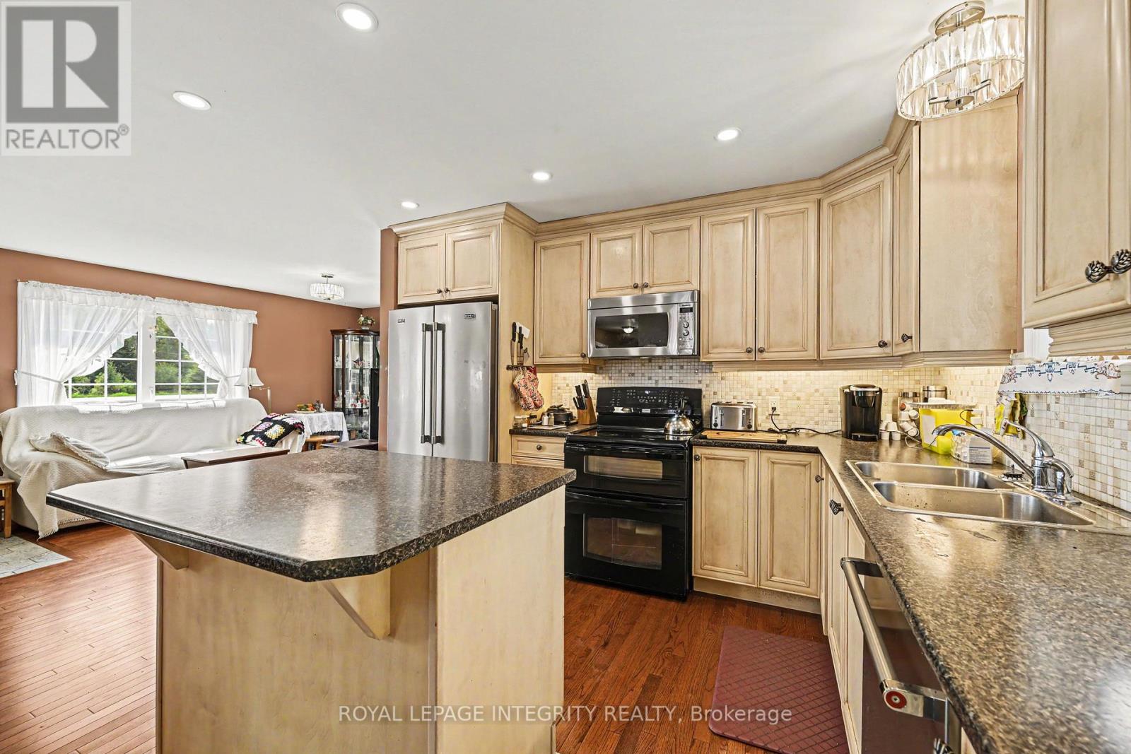 8688 HWY 511 HIGHWAY - 16