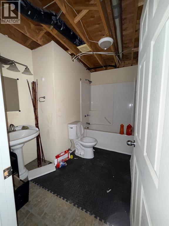 4909 51 Street — photo 9
