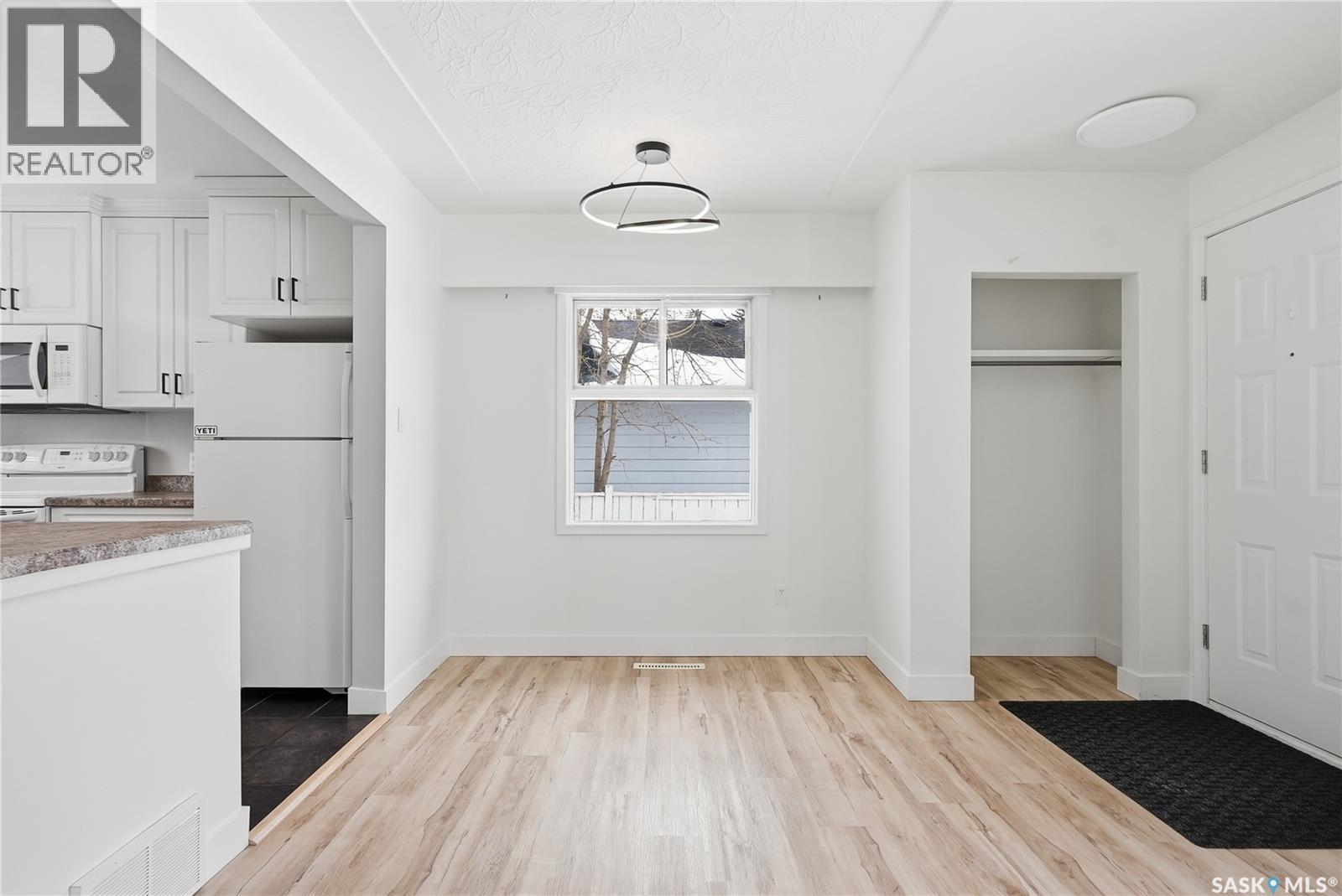 1604 Preston AVENUE S - 8