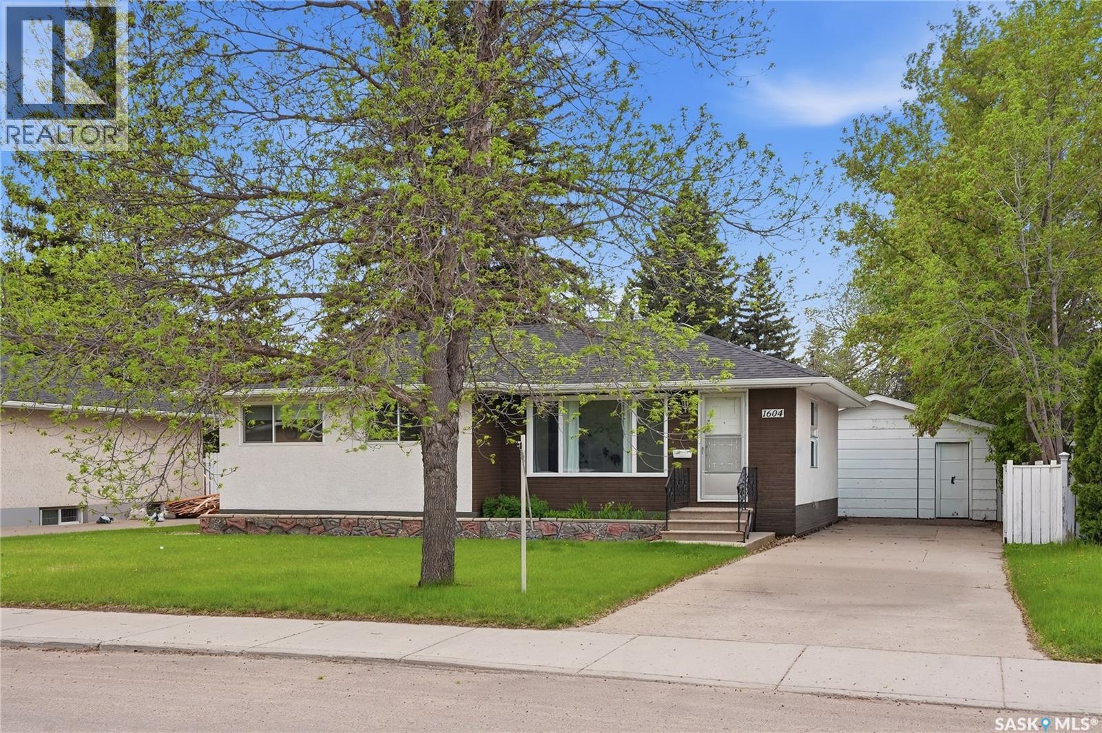 1604 Preston AVENUE S - 47