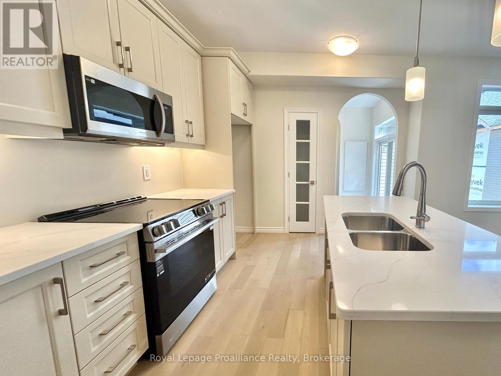 91 ATHABASKA DRIVE - 12