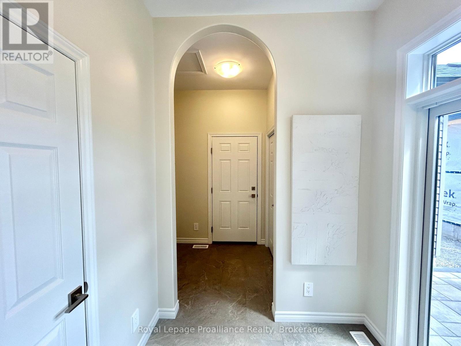 91 ATHABASKA DRIVE - 13