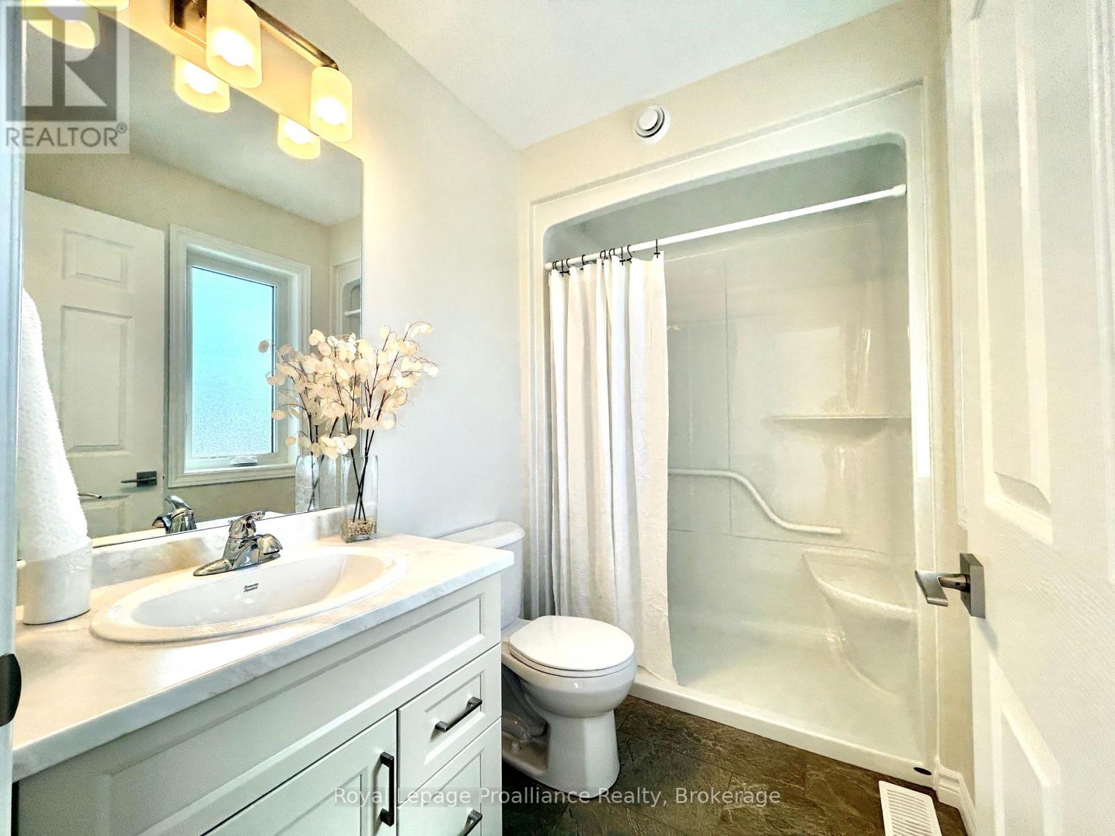 91 ATHABASKA DRIVE - 23