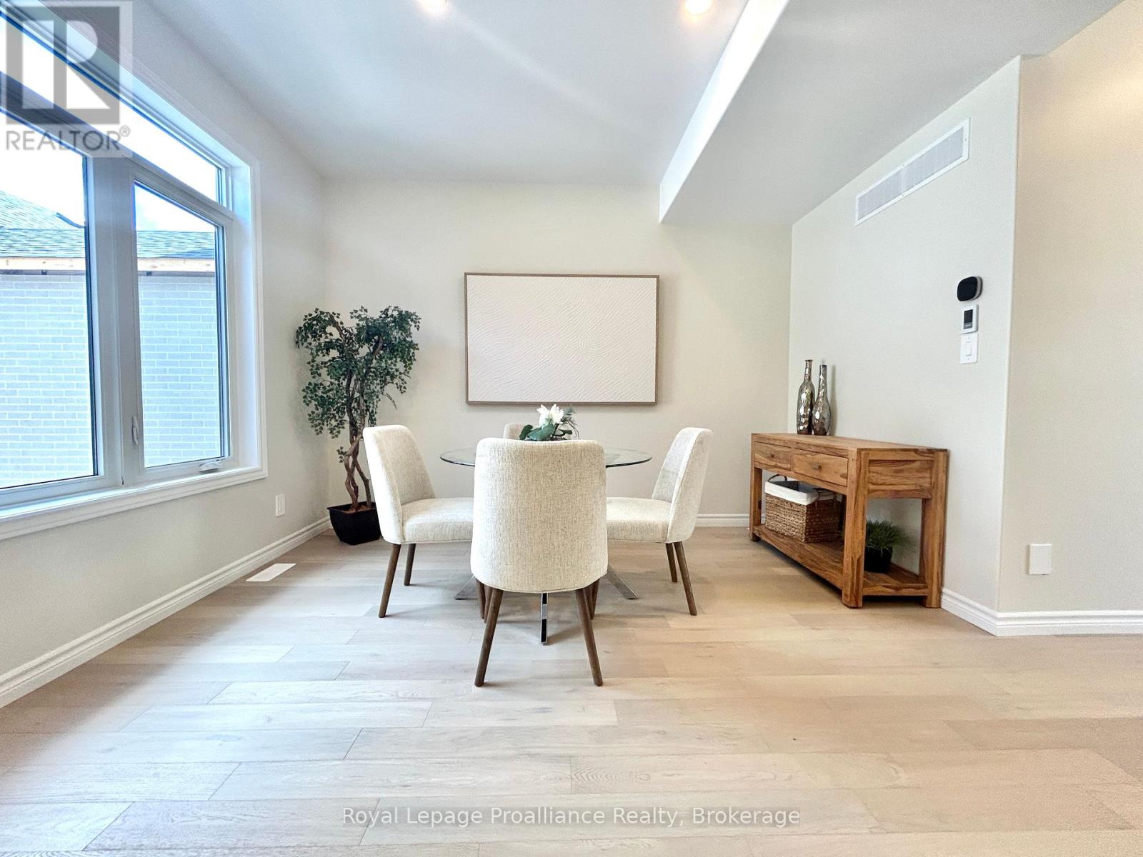 91 ATHABASKA DRIVE - 8