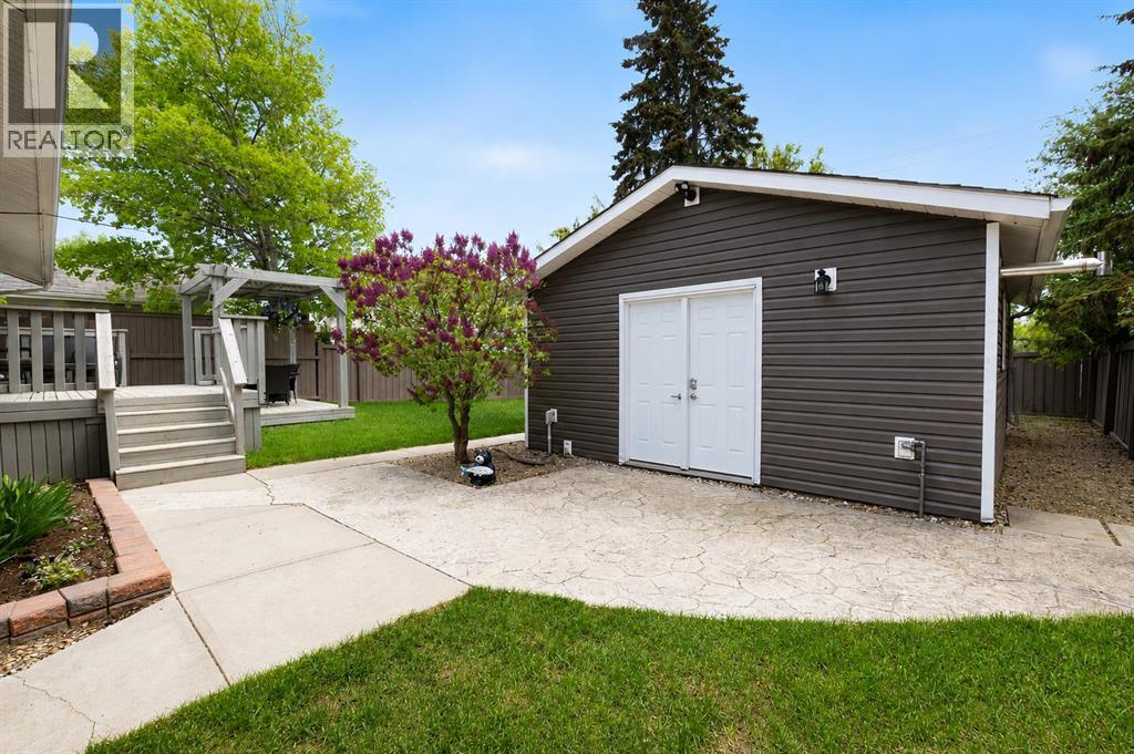9905 92 Avenue - 22