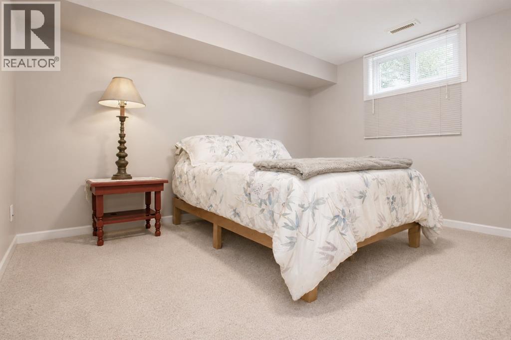 9905 92 Avenue - 17